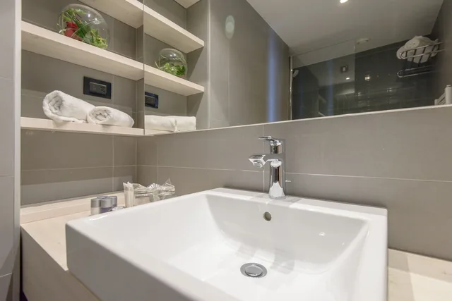 جناح سوبيريور بسرير كينج مع أريكة، Hotel Kolovare 4/4