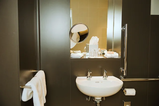 غرفة كلاسيكية بسرير كينج، Harts Hotel 3/3