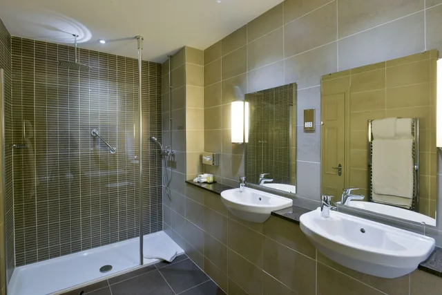 غرفة كلوب بسرير كينج، Crown And Mitre Hotel Sure Hotel Collection By Best Western 4/5
