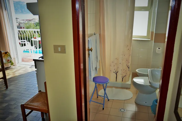 استوديو كومفورت بسريرين منفصلين بإطلالة على المسبح بشرفة مع أريكة، Residence Villa Giardini 8/8