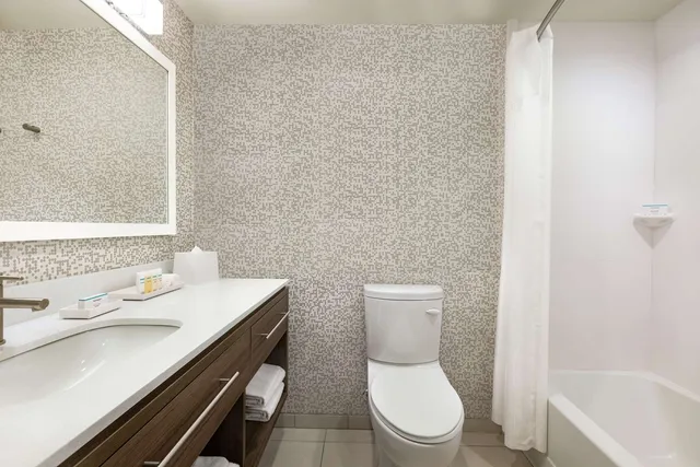 جناح استوديو بسريرين كوين لذوي الإعاقة، Home2 Suites by Hilton New Brunswick 4/5