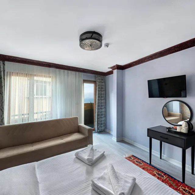 غرفة ديلوكس ثلاثية بإطلالة جزئية على البحر، Mytra Hotel 7/10