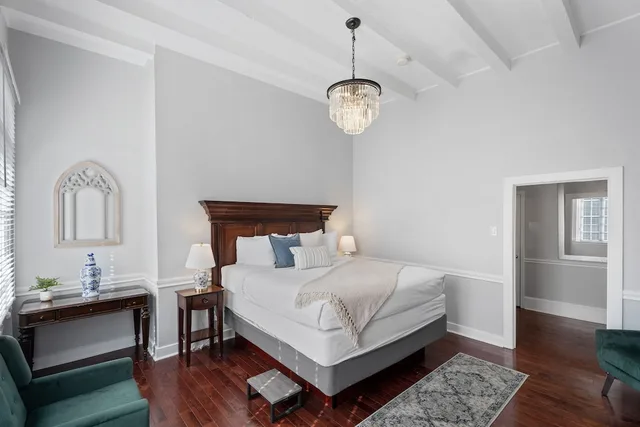 غرفة بريميوم بسرير كينج، Hotel St Pierre French Quarter 1/10