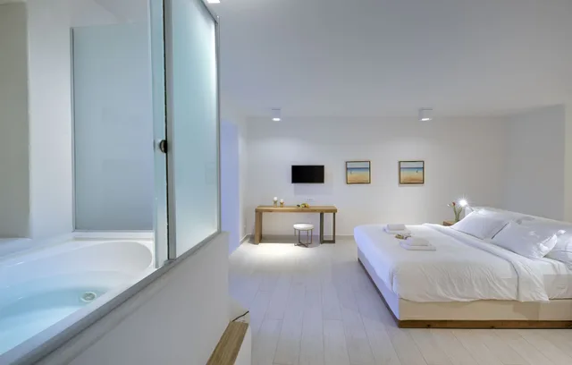 3 Bedrooms, Coast, Life, Suite, Villa, King and Queen and Twin Beds، Nissaki Boutique 3/9