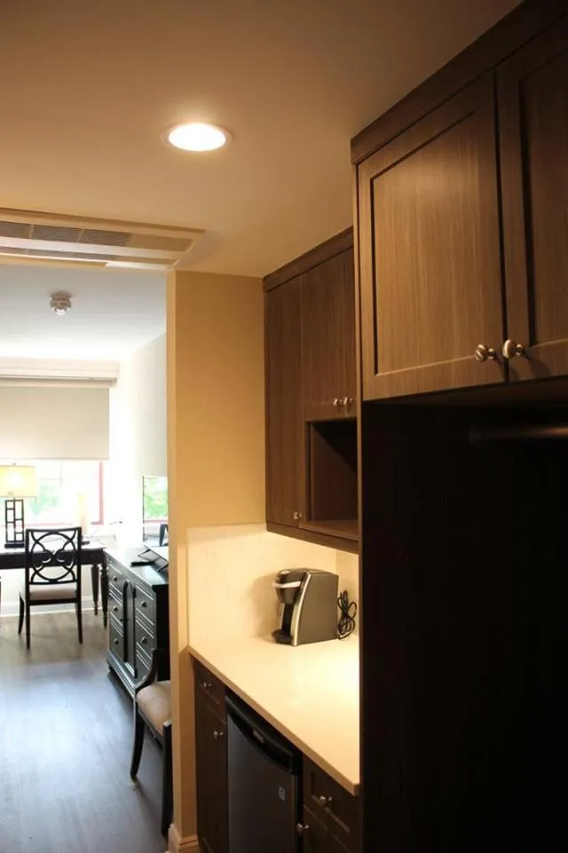 غرفة كبيرة بسرير مزدوج، Norwalk Inn and Conference Center 2/5