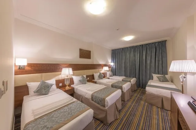 جناح استوديو عائلي بستة أسرّة بغرفتي نوم، فندق سنود الريان للخدمات الفندقية(Snood Al Rayyan Hotel) 1/2