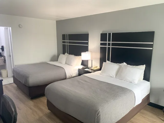 غرفة قياسية بسريرين كوين للمدخنين، Quality Inn & Suites Hardeeville - Savannah North 1/4
