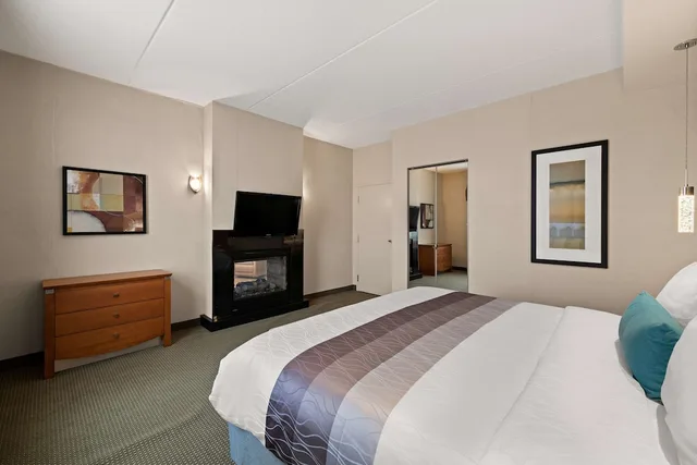 جناح بسرير كينج، Best Western Plus Orangeville Inn and Suites 2/4
