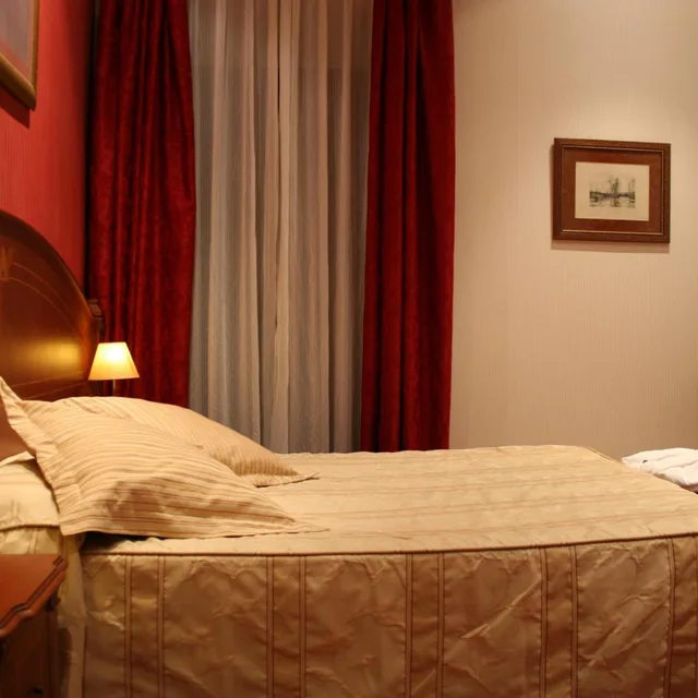 Room, Double Bed, Hotel Palacio De La Magdalena 8/10