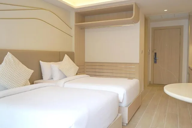غرفة سوبيريور بسرير مزدوج أو سريرين منفصلين، Wyndham Garden Naithon Phuket 2/4