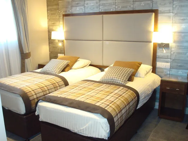 غرفة ديلوكس رباعية، Cruachan Hotel 1/8