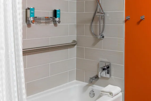 Aloft, King Bed, Accessible، Aloft Gainesville University Area 4/10