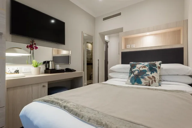غرفة صغيرة بسرير مزدوج، Blandford Hotel 1/6
