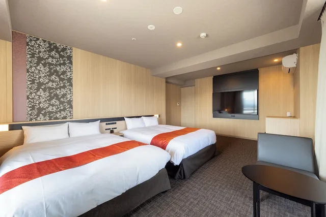 Deluxe, 2 Double Beds, Murphy Bed, with View, Annex, Corner، Sanco Inn Iseshi Ekimae 2/5