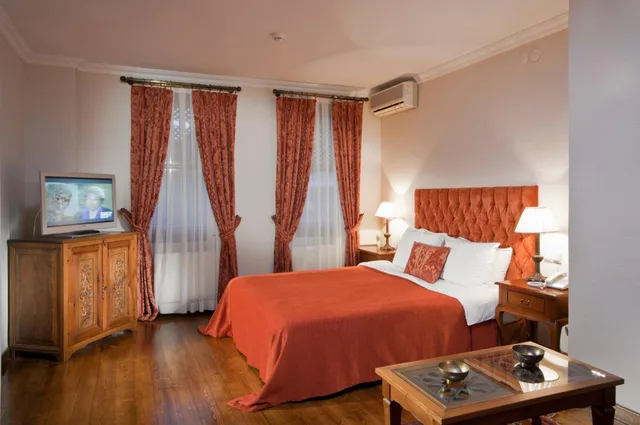 Room, Triple, 1 Queen and 1 Single Bed, Hotel Sari Konak 2/4