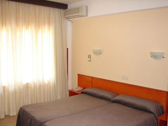 غرفة اقتصادية ثلاثية، Hotel Teremar 8/10