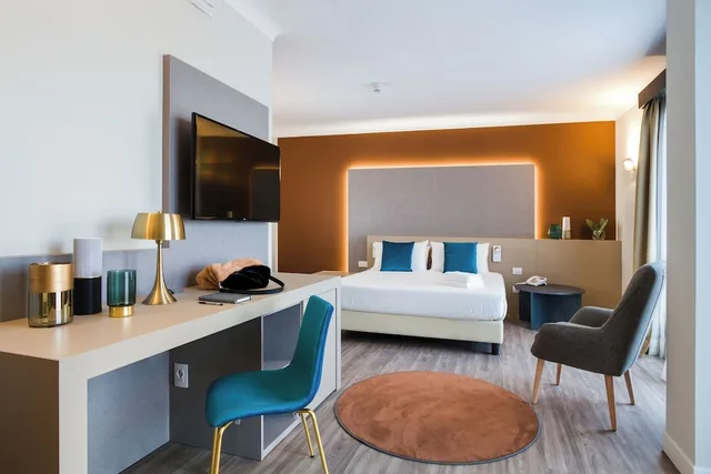 غرفة جونيور رباعية بسرير كينج، SeaWater Hotel Bio & Beauty Spa 1/4