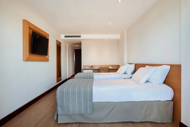 Standard, Twin Beds, Street View، Windsor Palace Copacabana 1/4