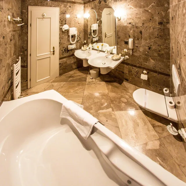 جناح عائلي بسرير كينج بشرفة، Hotel Dvorak 9/10