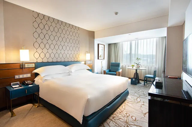 غرفة بزنس بسرير كوين، Xiamen Airlines Lakeside Hotel 1/2