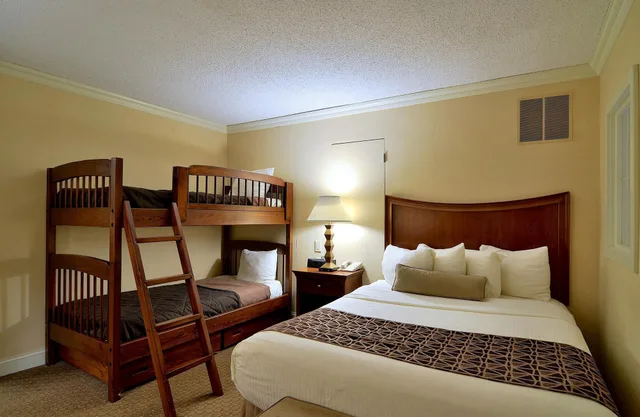 فيلا بسريرين منفصلين وسرير بطابقين بغرفتي نوم مع أريكة بمطبخ، Eden Resort And Suites, BW Premier Collection 1/7
