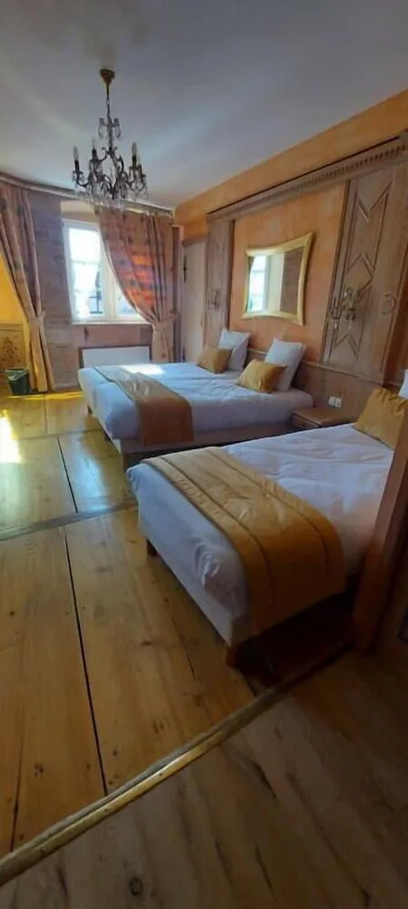 جناح بثلاثة أسرّة، Hotel Saint Martin 1/9