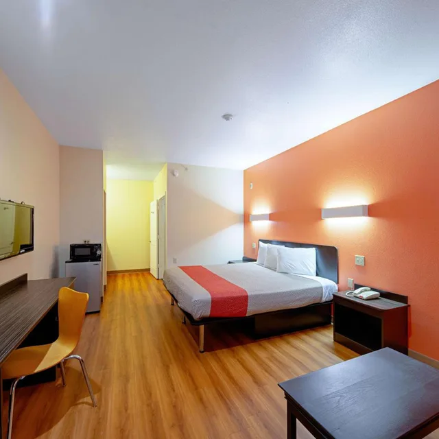 غرفة بسرير كينج للمدخنين، Motel6 Rhome, TX 7/10