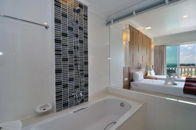 Deluxe, Double or Twin Bed, Pool Access، Princess Seaview Resort And Spa 8/9