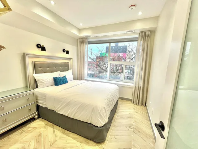 Renovated, Luxury, Apartment, Multiple Beds، Toronto Rooms And Suites 4/10