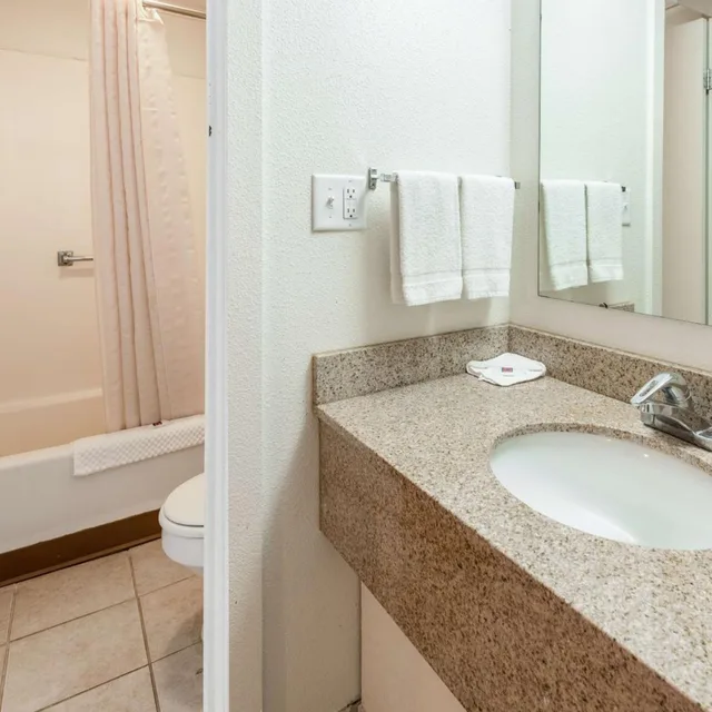 غرفة بسرير مزدوج، Motel6 Mansfield, OH 7/10