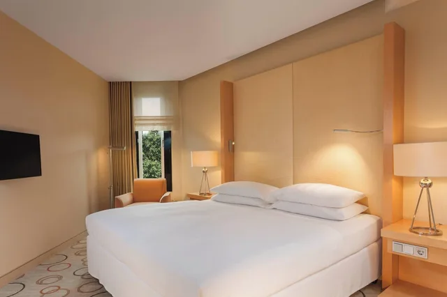 جناح تنفيذي بسرير كينج، SHERATON BERLIN GRAND HOTEL ESPLANADE 2/4