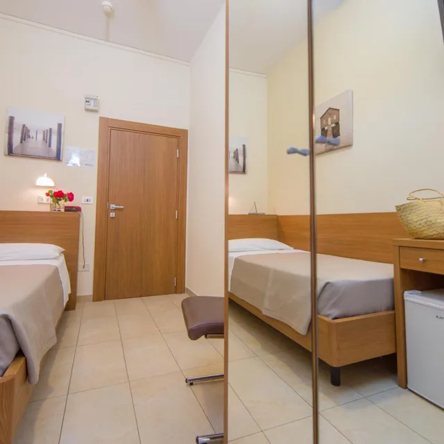 Room, Single, Mediterraneo Hotel and Suites 2/5