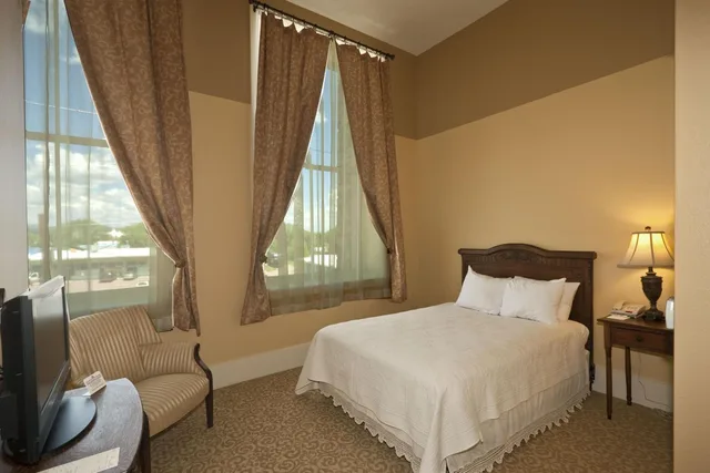 غرفة قياسية، Historic Plaza Hotel 1/10