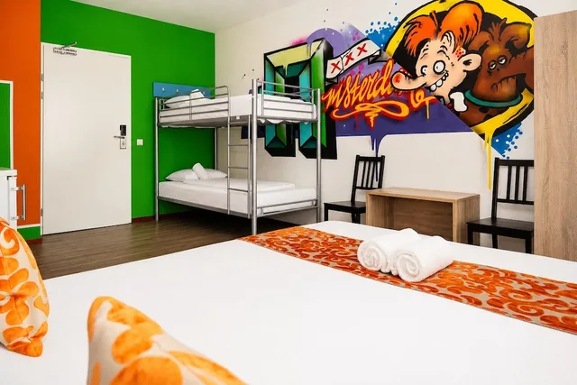 غرفة اقتصادية رباعية بسريرين منفصلين وسرير بطابقين، Amsterdam Teleport Hotel 3/7