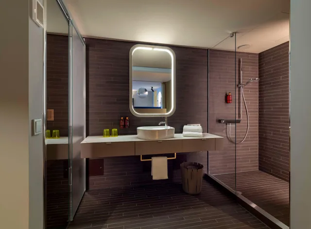 غرفة تنفيذية بسرير مزدوج، b'mine Duesseldorf, WorldHotels Crafted 2/2