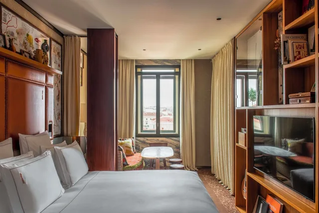Adjoining, Suite, 2 King Beds, Terrace، Brach Madrid 1/6