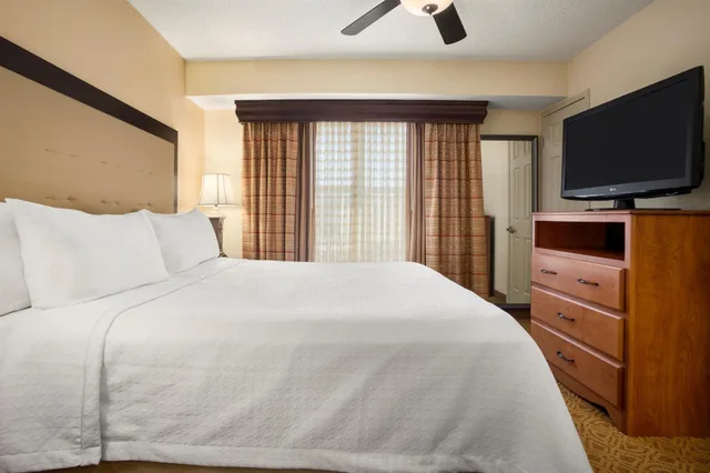 جناح بسرير كوين لذوي الإعاقة، Homewood Suites By Hilton Dallas Park Central 1/4