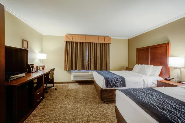 Upgrade, 2 Queen Beds، Comfort Inn Sunnyvale - Silicon Valley 1/3