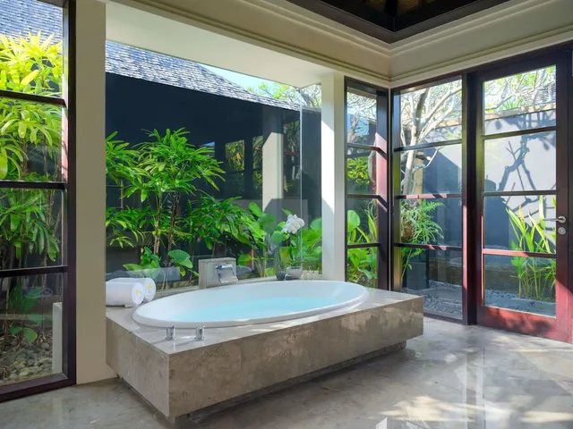 فيلا رئاسية بسريرين مزدوجين بـ5 غرف نوم، Peppers Seminyak 4/4