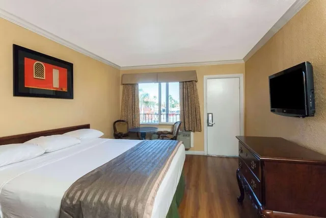 غرفة بسرير كوين لذوي الإعاقة، Om Park Inn and Suites El Cajon near San Diego 19/26