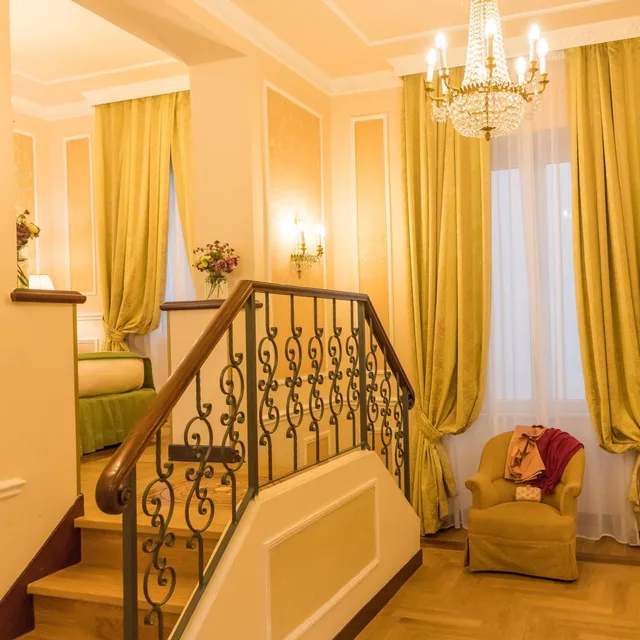 جناح جونيور بسرير كوين، Bernini Palace Hotel 1/2