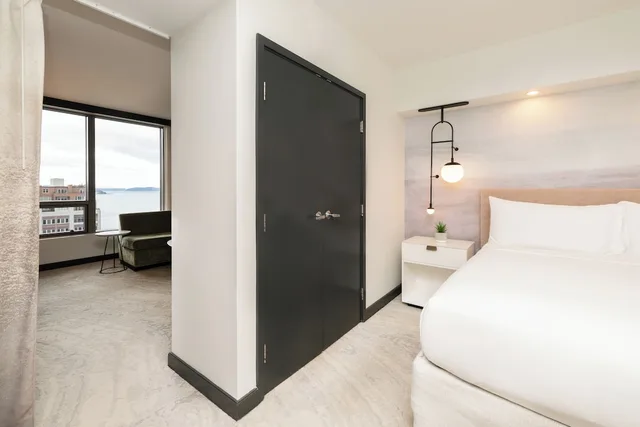 Junior Suite, King Bed, Water View، Hotel 1000 Seattle 2/8