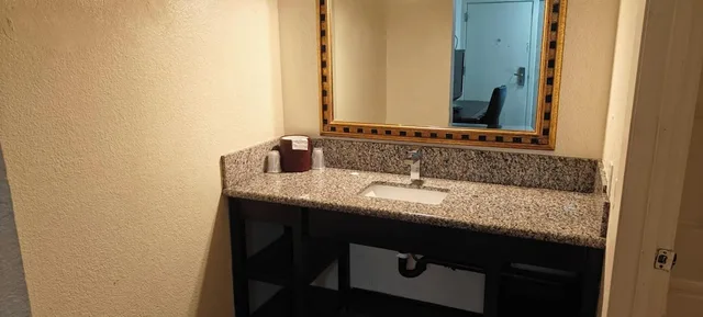 غرفة بسريرين مزدوجين، Sacramento Inn & Suites Cal Expo I-80 7/9