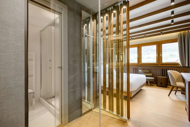 غرفة سوبيريور بسريرين منفصلين بإطلالة على الجبل، Grand Hotel Savoia Cortina d'Ampezzo, A Radisson Collection Hotel 9/9