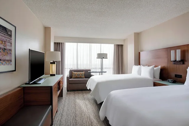غرفة بسريرين مزدوجين بشرفة بإطلالة، San Antonio Marriott Riverwalk Hotel 4/7