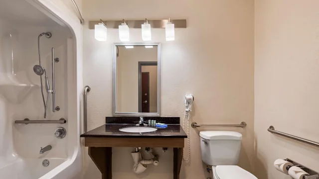غرفة بسرير كوين لذوي الإعاقة، Best Western North Attleboro / Providence Beltway 1/3