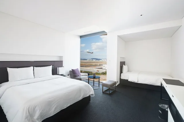 Deluxe, Twin Beds, 1 Queen and 1 Single Bed, Airport View، Hotel Ora Incheon 1/6