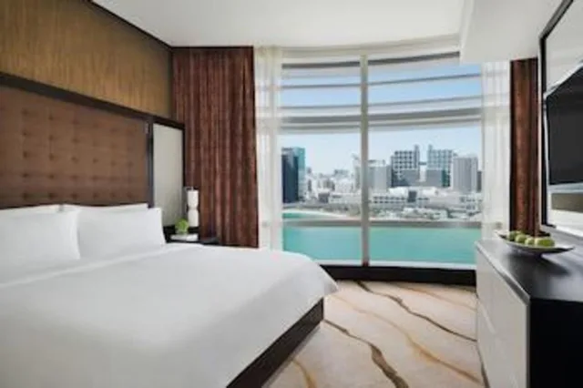 Rosewood, Suite, King Bed, Panoramic View، Rosewood Abu Dhabi 2/3