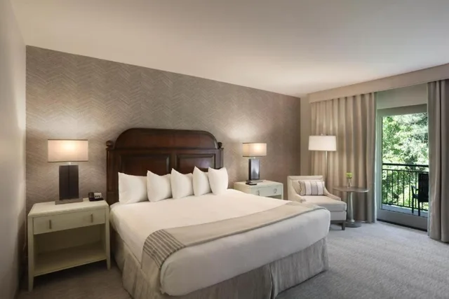 Spa, Lodge, King Bed, Lake View, Callaway Gardens 1/2