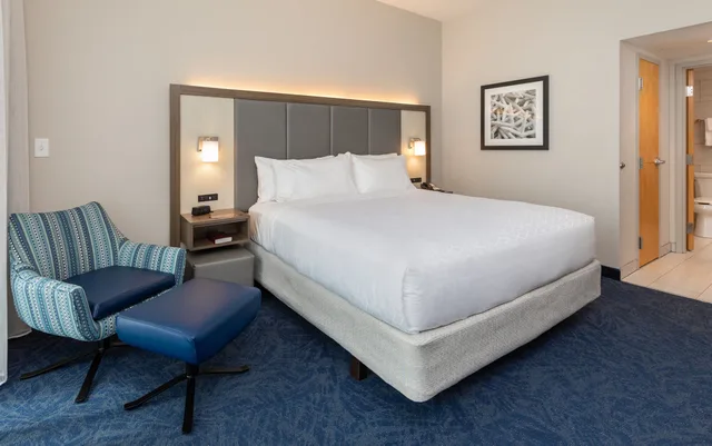 جناح بسرير كينج بشرفة، Holiday Inn Express Pensacola Beach 4/10